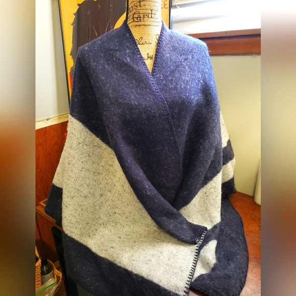 Wrap°Shawl°Poncho {Just Fab} - Picture 2 of 7